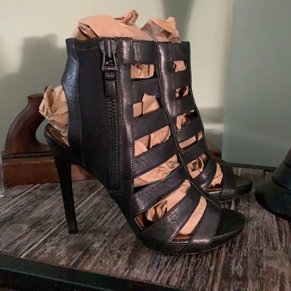 Via SPIGA Nya Black Leather Caged Bootie - Picture 3 of 16